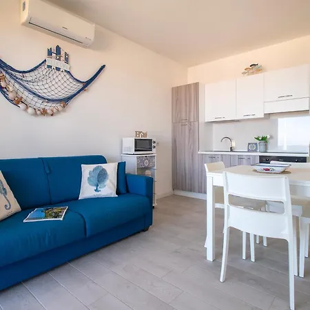 Sardinia Re - Smeralda 10 *